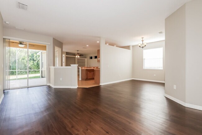 Building Photo - 5412 Lexington Dr