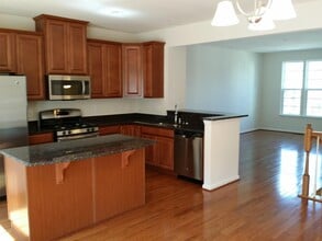 Building Photo - 22854 Yellow Oak Terrace