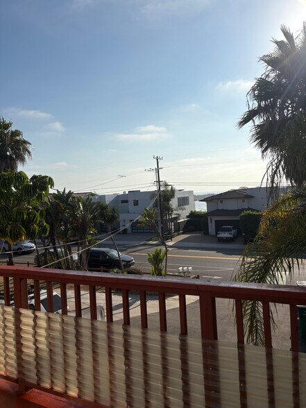 2nd story small lagoon ,Oceanview . Super SunSets - 2424 Jefferson St