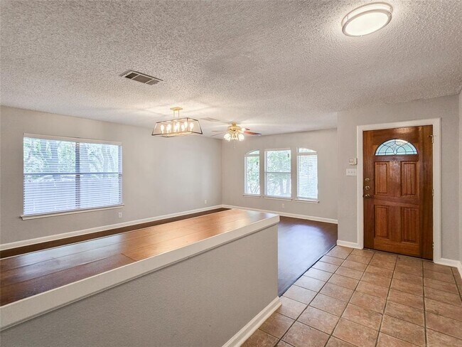 Building Photo - 1318 Chalk Ln