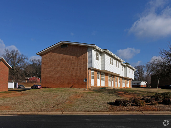 Building Photo - Dillehay Courts