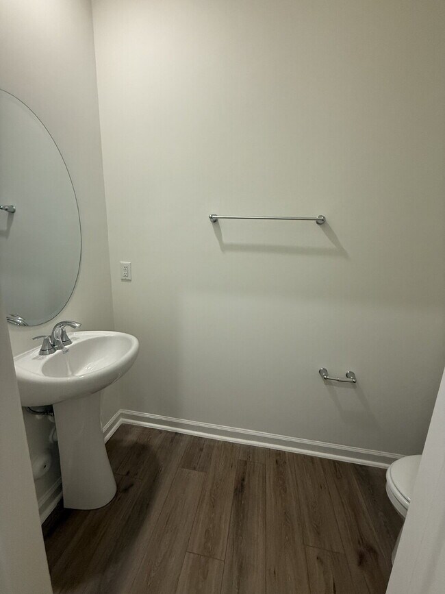 Building Photo - 3 bed 2 and half bath home in Mebane