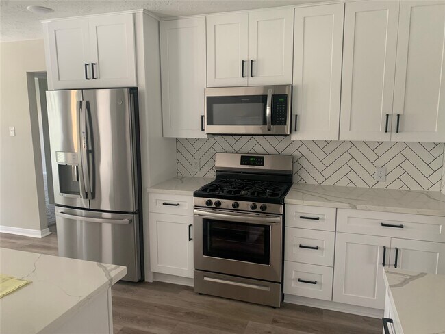 Building Photo - 22718 Tara Way Dr