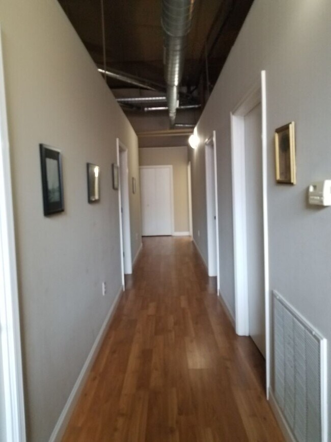 Building Photo - 2 bedroom 2 bath furnished - first floor unit