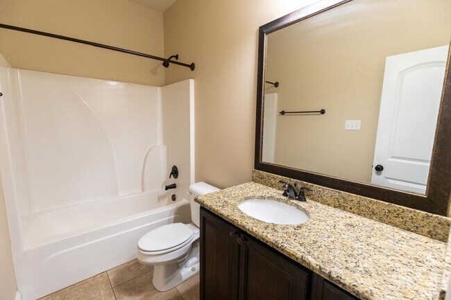 Building Photo - BEAUTIFUL RENTAL IN GATED COMMUNITY!