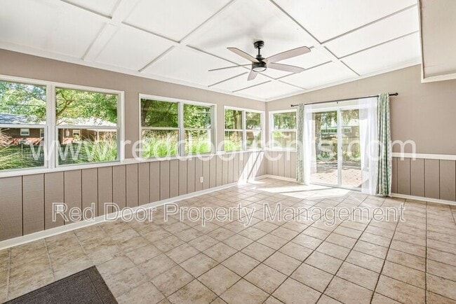 Building Photo - 8635 Bishops Ln