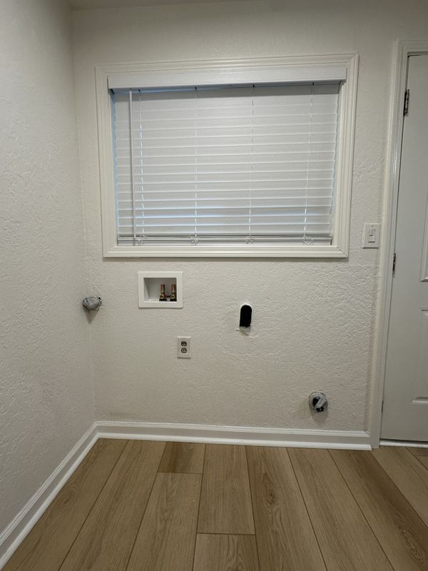 Building Photo - 832 Marion St