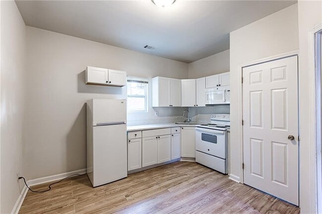 Building Photo - 987 Dimmock St SW
