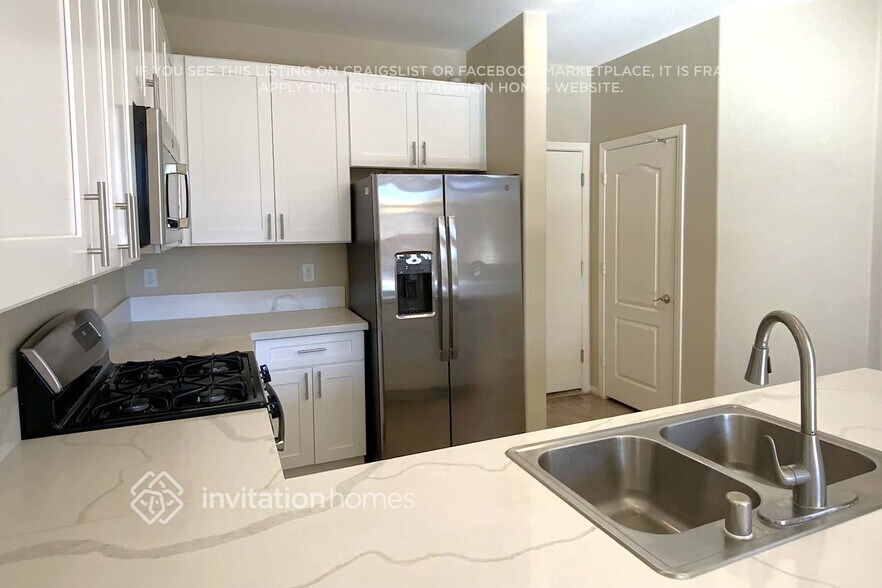 Building Photo - 5129 Piney Summit Ave