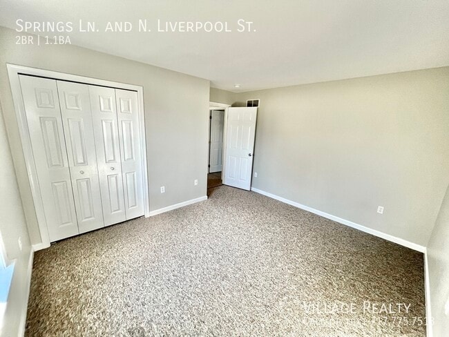 Building Photo - 215 Springs Ln