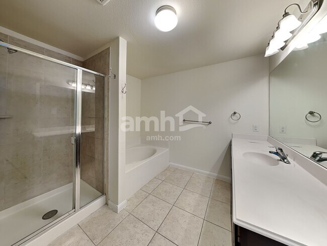 Building Photo - 4616 Beaver Creek Ave