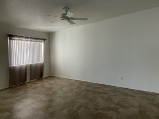 Building Photo - 711 Delta Dr