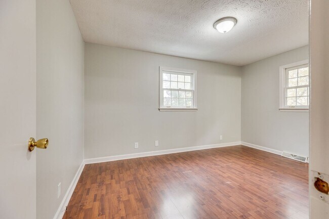 Building Photo - Spacious 3-Bedroom Home with Finished Base...