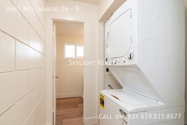 Building Photo - 8685 Mellmanor Dr