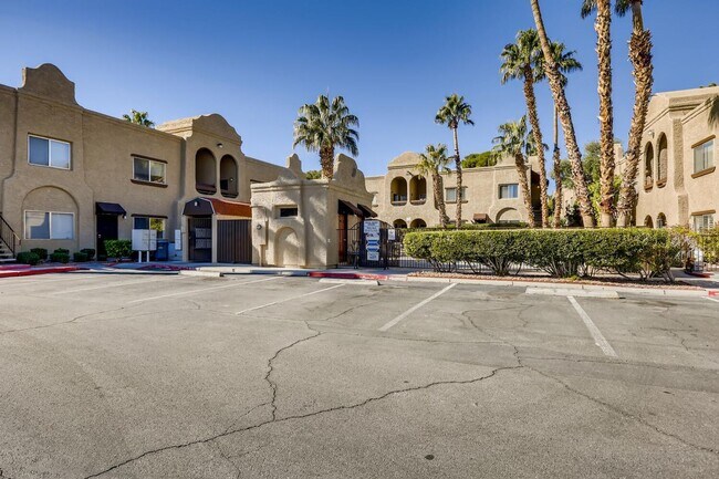 Building Photo - Stunning 2 Bedroom 2 Bath 2nd story condo