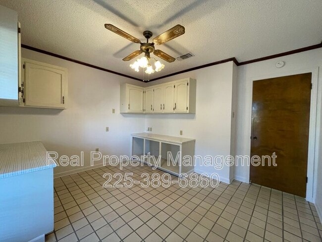 Building Photo - 6428 Chippendale Dr