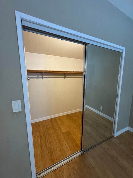 Walk-In Closet - 701 W Doran St