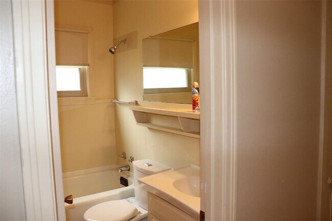 Building Photo - 8421 Baker Dr