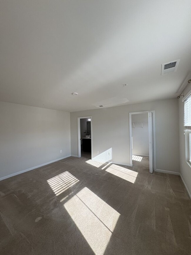 Building Photo - Stunning & Spacious Middle River 4bd/2.5ba Home with W/D, AC, Garage and more! Available now