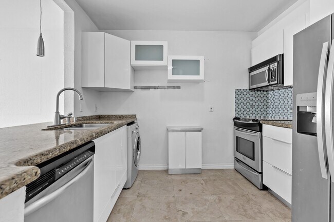 Building Photo - 677 NE 24th St