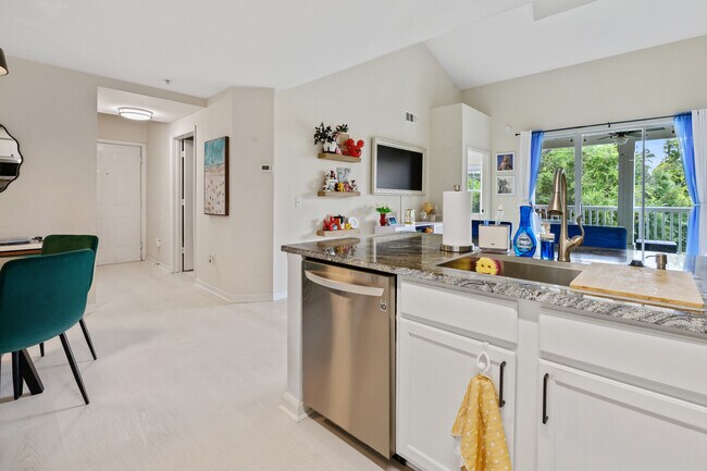 Building Photo - 2801 Chancellorsville Dr