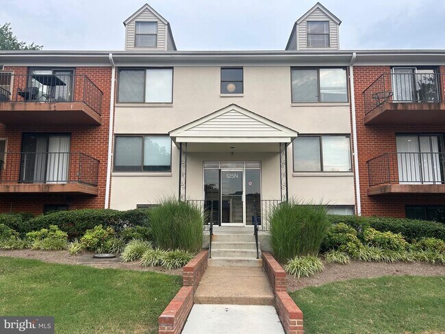 Primary Photo - 125N Clubhouse Dr SW