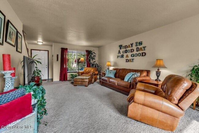 Building Photo - 8428 N Boysenberry Loop