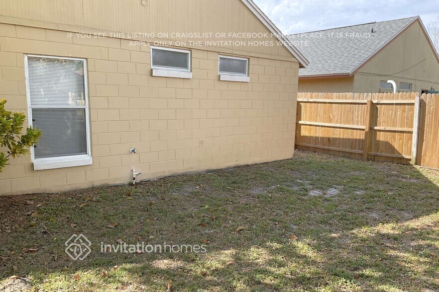 Building Photo - 1401 Brookebridge Dr