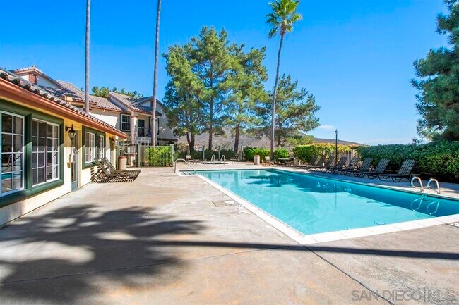 Building Photo - 10915 Sabre Hill Dr
