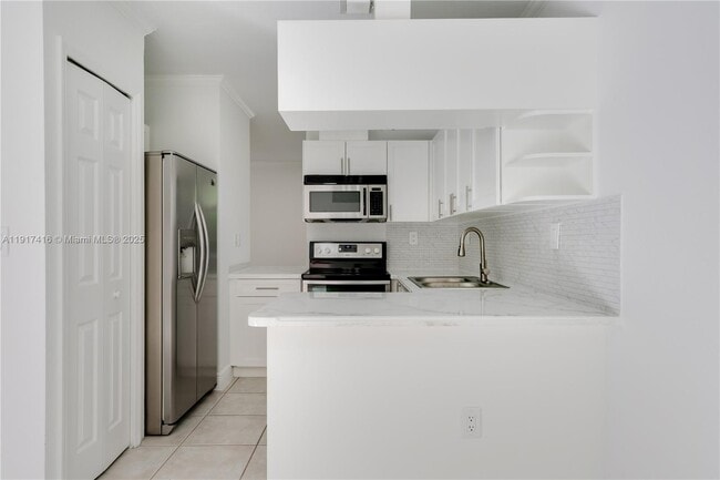 Building Photo - 9481 SW 78th Ave