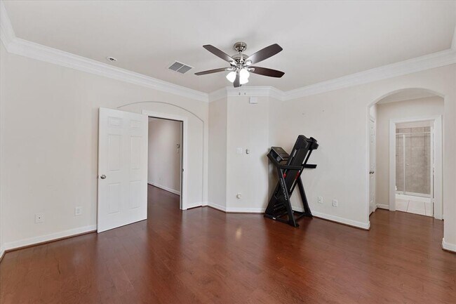Building Photo - 5502 Lunia Ln