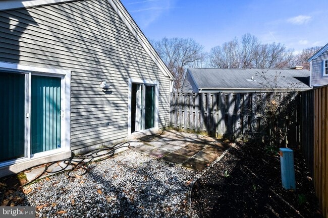 Building Photo - 4624 Governor Kent Ct