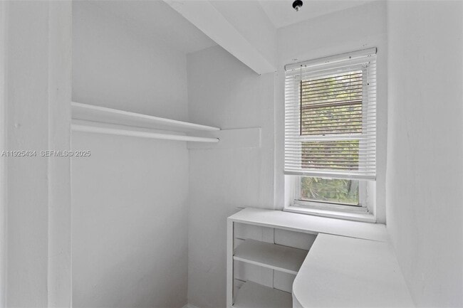 Building Photo - 4630 SW 13th Terrace