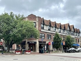 Building Photo - 811 Elm St