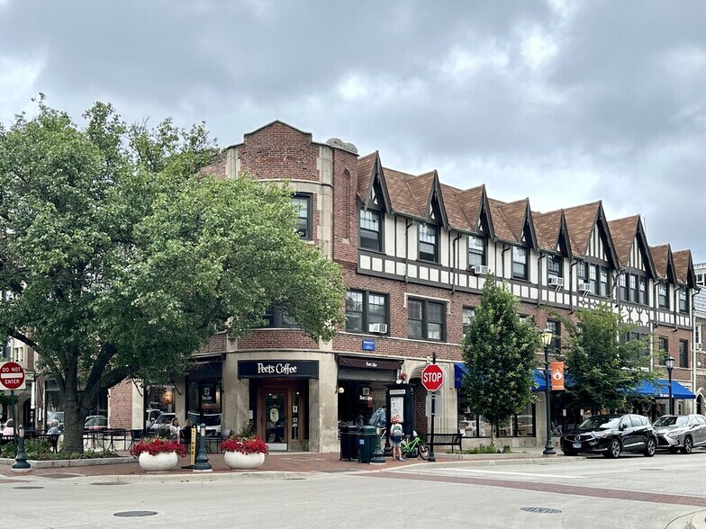 Building Photo - 811 Elm St