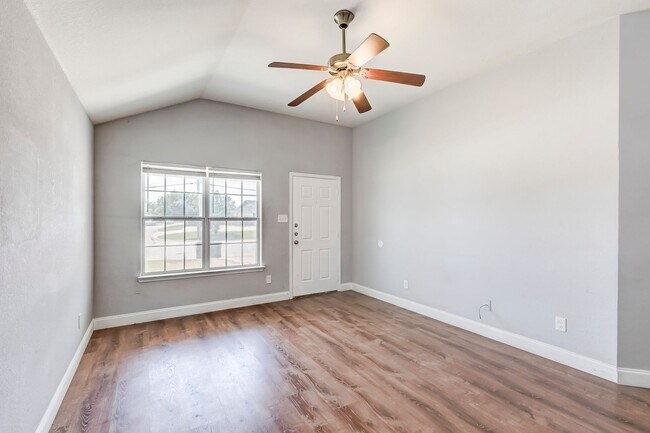 Building Photo - 2930 Saulsbury Dr