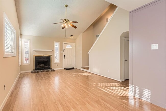 Building Photo - 708 Decker Prairie Dr