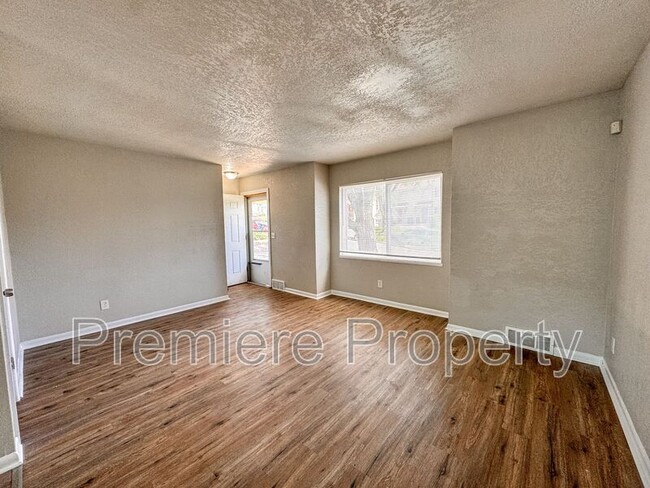 Building Photo - 6628 Askew Ave