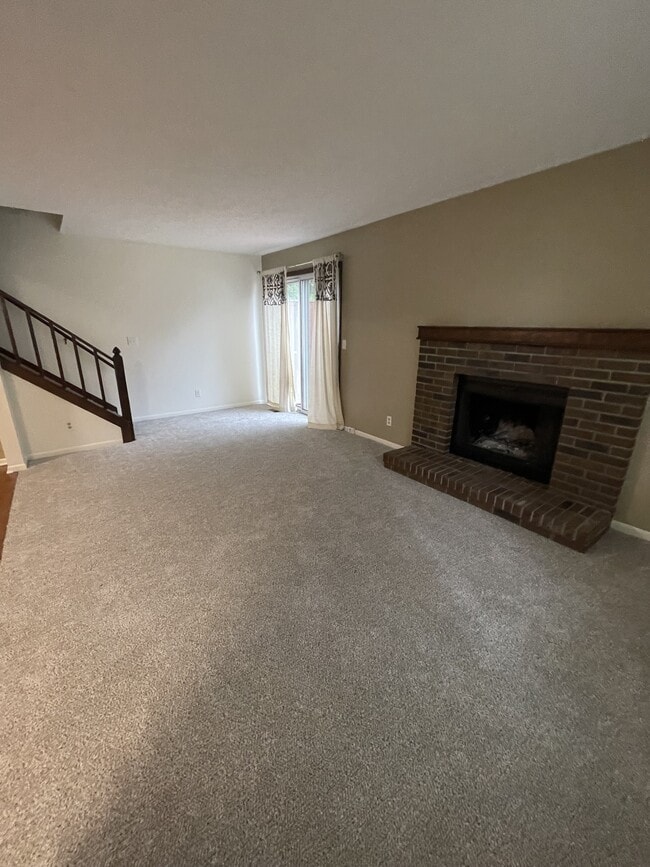 Building Photo - 2177 Woodleaf Ct
