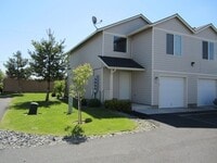 Building Photo - 2 Bedroom Townhome in SW Redmond!