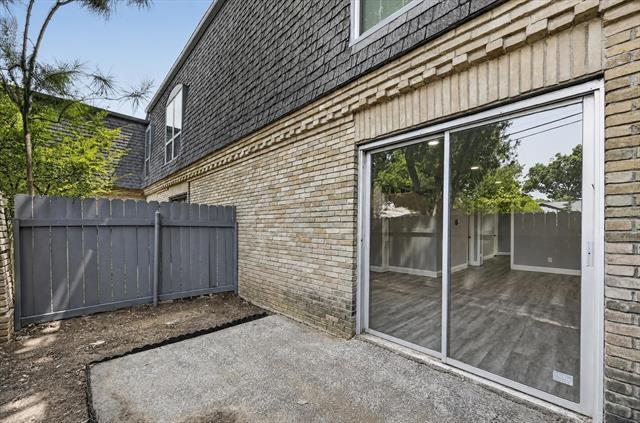 Building Photo - 5033 Cedar Springs Rd