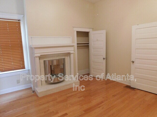 Building Photo - 675 Grady Pl SW