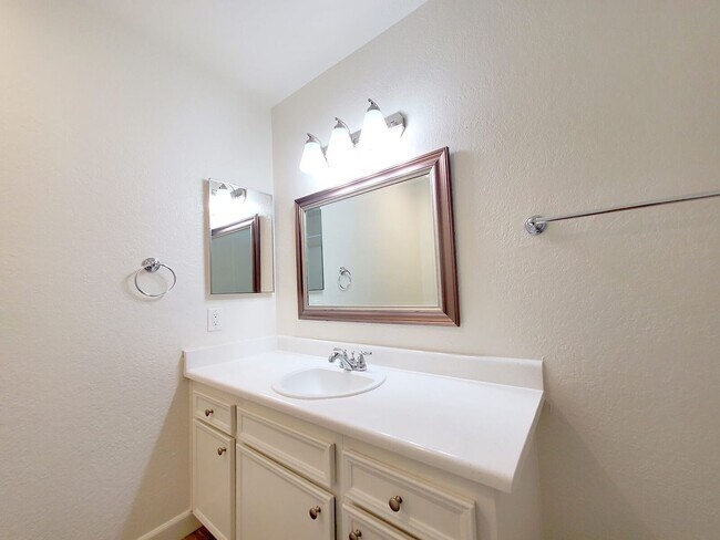 Interior Photo - Indian Springs