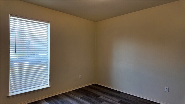 Building Photo - 3316 Bluegrass Dr