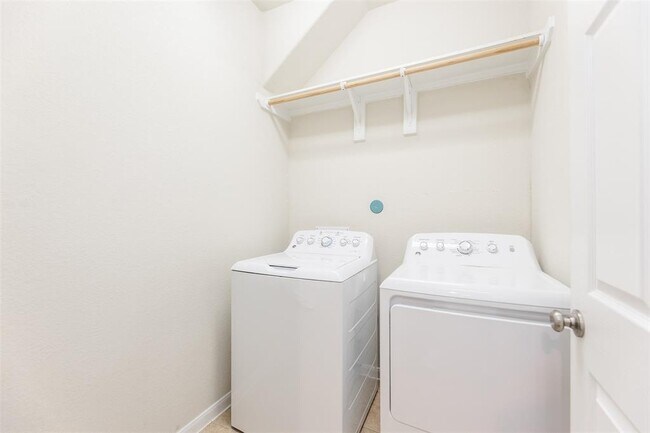 Building Photo - 18011 Alora Springs Trace