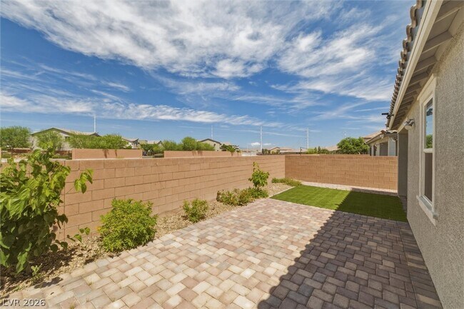 Building Photo - 5827 Casa Branca St