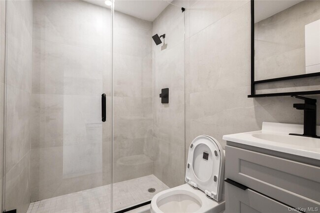 Building Photo - 315 W Broadway