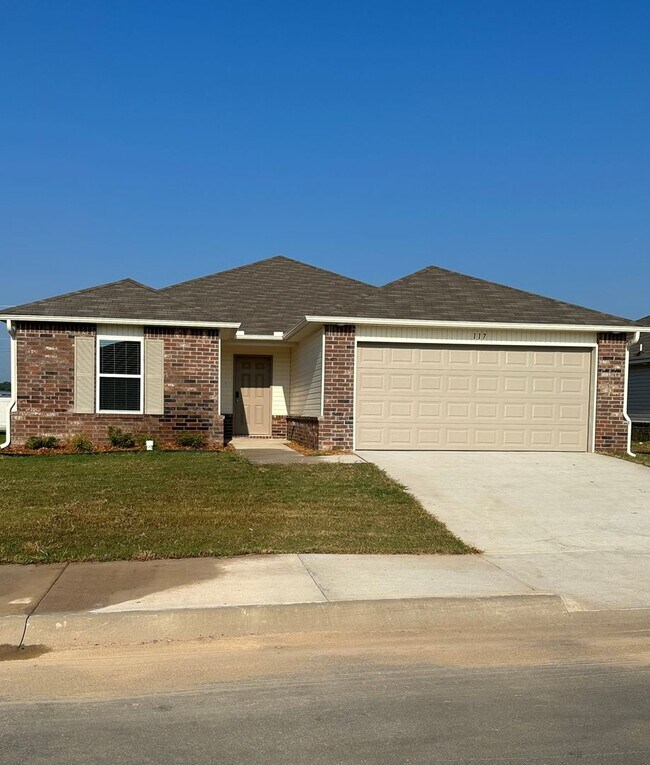Building Photo - Your Next Home Awaits! Pre-Leasing a 3-Bedroom, 2-Bath Home in Cypress Bend
