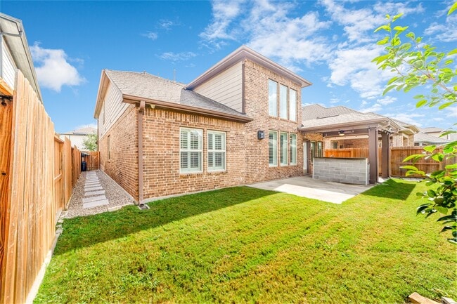 Building Photo - 18235 Winding Willow Oak Way