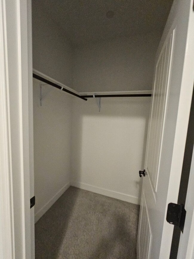 Building Photo - Beautiful Home in Gated Community